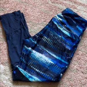 Blue cropped leggings